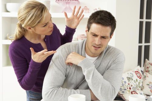 Tạo hiện trường giả để 'bẫy' chồng, vợ phát hiện sự thật đắng lòng