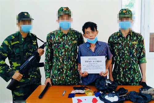 Bắt đối tượng vận chuyển trái phép chất ma túy qua biên giới