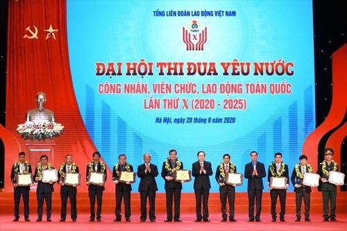 Vinh danh 10 cá nhân tiêu biểu tại Đại hội thi đua yêu nước công nhân, viên chức