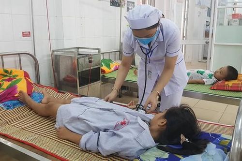 Quảng trị: 20 người nhập viện sau khi dự tiệc cưới