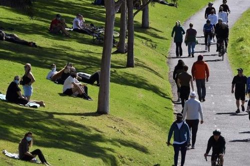 Australia dỡ bỏ giới nghiêm, số ca tử vong do Covid-19 toàn cầu đến gần 1 triệu