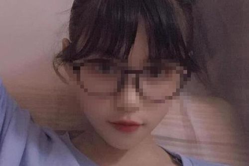 Nữ sinh Sơn La 'mất tích' xuất hiện cùng người đàn ông tại sân bay