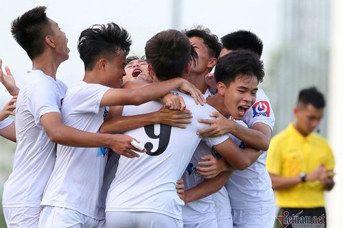 Á quân U17 quốc gia nhận thưởng lớn
