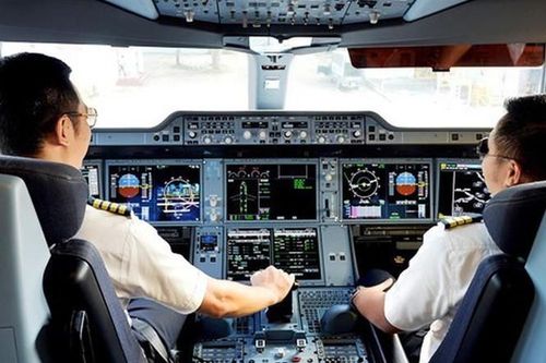 Máy bay nằm chờ, lương phi công, tiếp viên giảm chưa từng có