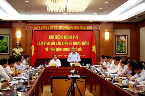 Thủ tướng Nguyễn Xuân Phúc trả lời nhân kỷ niệm 70 năm ngày truyền thống Ban Kinh tế Trung ương