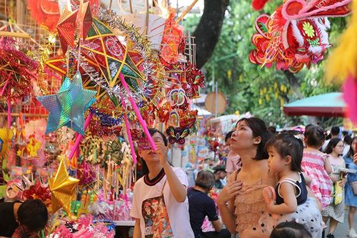 Đồ chơi Trung thu truyền thống chiếm lĩnh thị trường