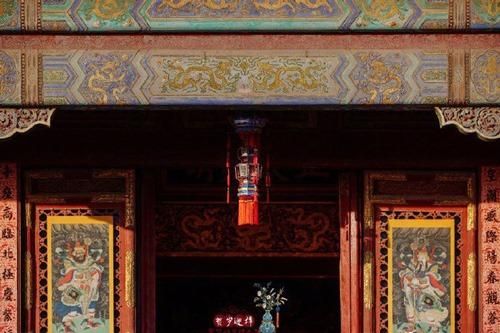 Cung điện vua chúa cái gì cũng có, chỉ duy nhất một thứ này là không