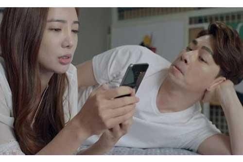 Phát hiện nữ đồng nghiệp cùng công ty dùng chiêu trò thâm sâu để lôi kéo chồng, vợ 'tương kế tựu kế' để anh ta phải chóng mặt giữ cô