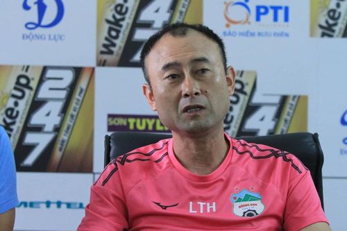 Bầu Đức bất ngờ thay HLV Lee Tae-hoon trước trận cầu sinh tử HAGL vs TP.HCM