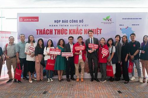 Biệt đội Ariston tặng 90 máy nước nóng cho người dân ở những nơi khắc nghiệt nhất Việt Nam