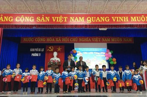 Tổ chức Trung thu sớm cho thiếu nhi tại Đà Lạt