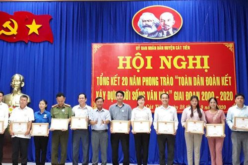 Cát Tiên khen thưởng 47 điển hình tiêu biểu trong xây dựng đời sống văn hóa