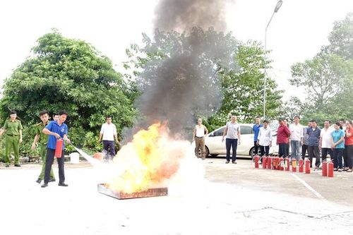 Tập huấn và diễn tập PCCC tại Trung tâm Thương mại Tuyên Quang