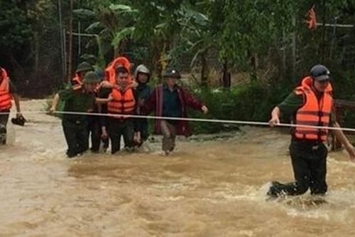 Mưa lớn ở Phú Thọ khiến 2 người thiệt mạng, 7 người bị thương