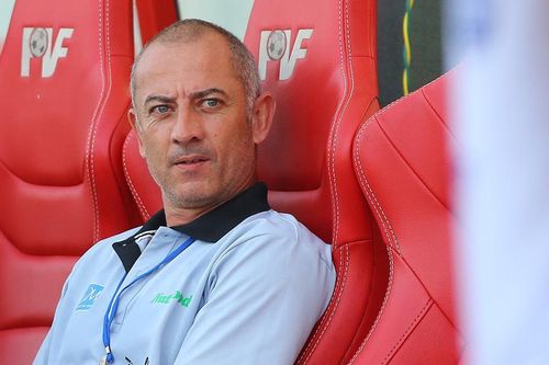 HLV Guillaume Graechen: Lứa Công Phượng phải đốt cháy giai đoạn để đá V-League