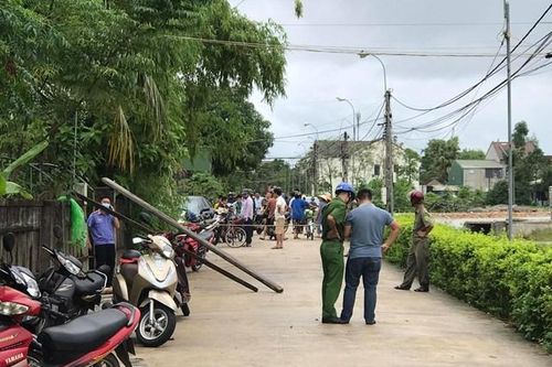 Ba mẹ con ở Hà Tĩnh bị truy sát lúc giữa trưa