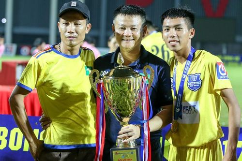 Văn Quyến chưa tìm được truyền nhân ở U17 SLNA