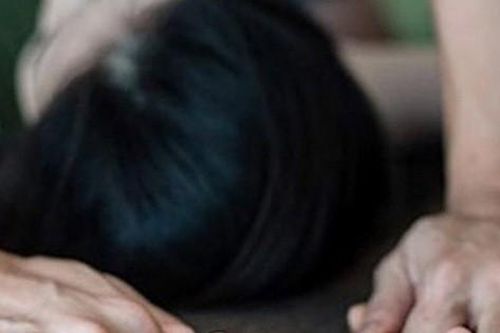 Quan hệ yêu đương, nữ sinh lớp 8 mang bầu phải nghỉ học