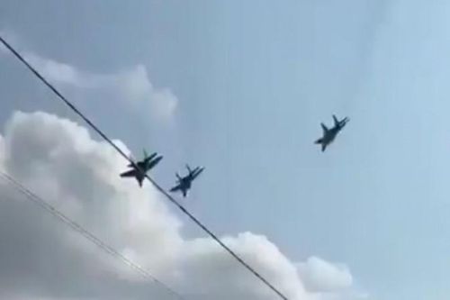 Ba chiến đấu cơ MiG-29 Nga ầm ầm bay đến Armenia