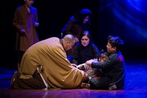 Sân khấu hồi sinh