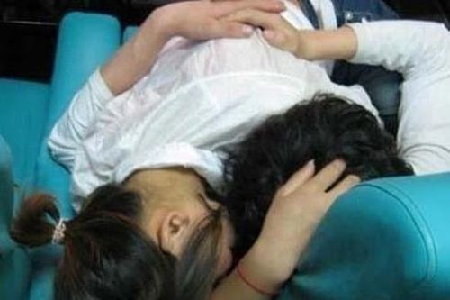'Yêu' nữ sinh lớp 7, nam thanh niên bị khởi tố
