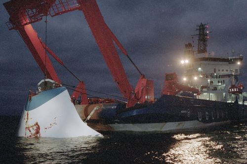 Chi tiết mới vụ chìm phà khiến 852 người chết ở biển Baltic