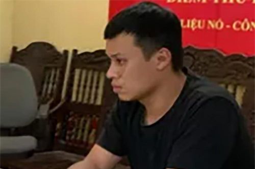Nghi phạm ra đầu thú sau khi đâm trọng thương 2 công an