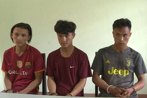 Vứt 20 bánh heroin rồi bỏ trốn vào rừng