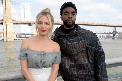 Chadwick Boseman từng nhường cát-xê cho bạn diễn