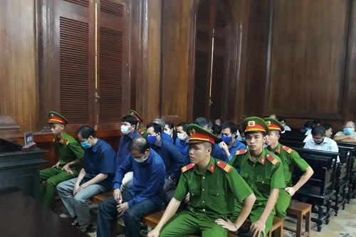 Các bị cáo nguyên là cán bộ trực thuộc Tổng Công ty Vinafood II lĩnh án tù