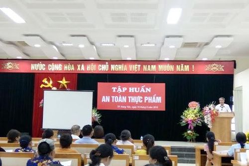 Chủ cơ sở phải tập huấn an toàn thực phẩm cho nhân viên
