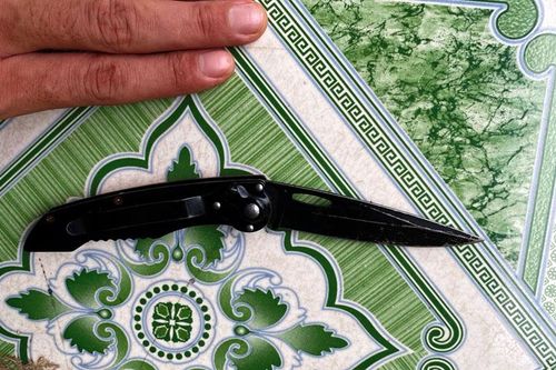 Đối tượng dùng dao đâm công an ra đầu thú