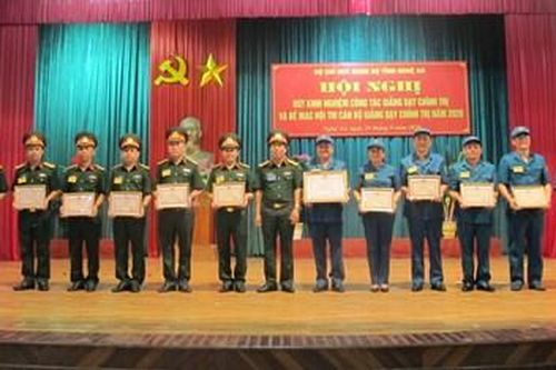 Bộ chỉ huy quân sự tỉnh Nghệ An tổ chức Hội thi cán bộ giảng dạy chính trị năm 2020