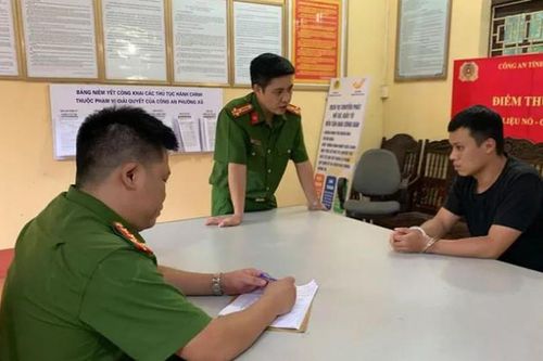 Tạm giữ hình sự đối tượng dùng dao đâm 2 công an nhập viện
