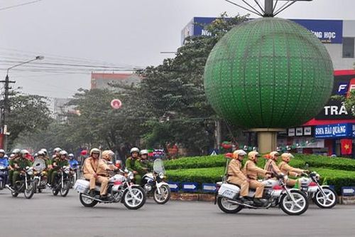 Cảnh sát giao thông Tuyên Quang tăng cường tuần tra, đảm bảo an toàn giao thông