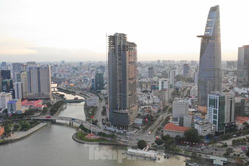 Cận cảnh cao ốc 'đất vàng' ngàn tỉ rao bán vẫn ế