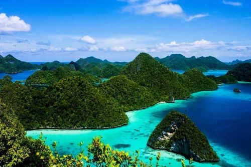 Bali chỉ là một trong số hàng chục những nơi đẹp nhất Indonesia, thậm chí đẹp nhất thế giới