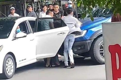 Diễn biến mới vụ thanh niên lao ô tô vào nhóm giang hồ giải cứu bạn
