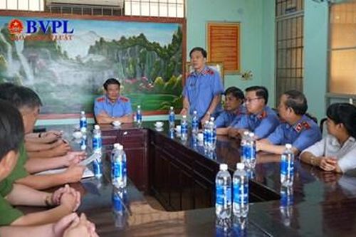 Đồng chí Nguyễn Huy Tiến làm việc với Công an tỉnh Bình Phước về công tác tạm giữ, tạm giam