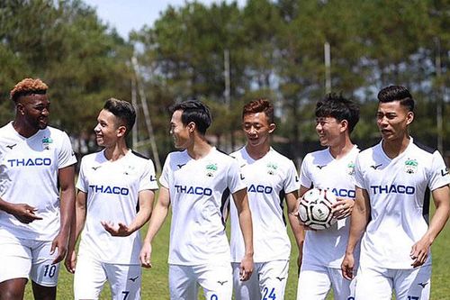 Cục diện V.League trước vòng cuối giai đoạn 1