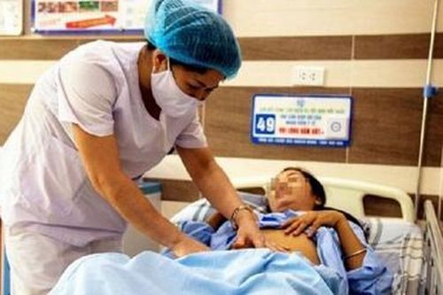 Trung tâm y tế huyện Thanh Thủy: Cắt bỏ thành công khối u buồng trứng nặng gần 2 kg