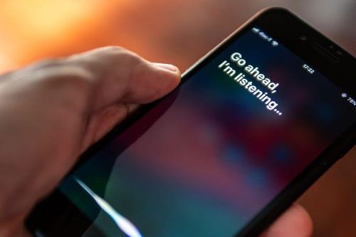 Apple tuyển người 'dạy' tiếng Việt cho Siri
