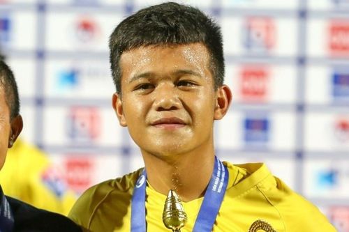 Cầu thủ U17 SLNA: 'Tôi chưa muốn giải nghệ'