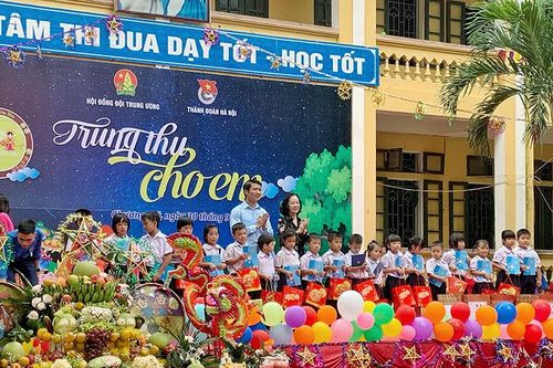 Mang Tết Trung thu đến với thiếu nhi xã Phú Nghĩa, huyện Chương Mỹ
