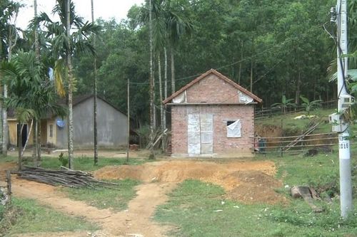 Về lại thôn Trung