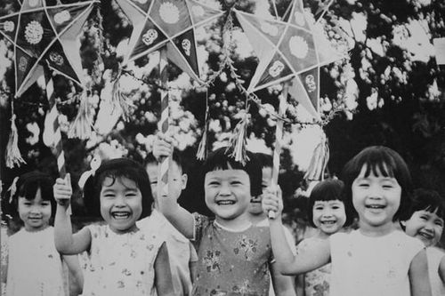 Nhớ những mùa trăng xưa...