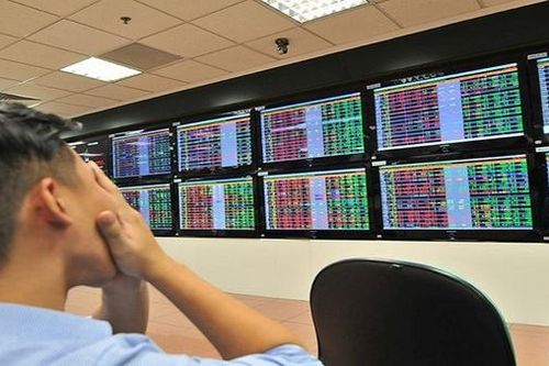 Chứng khoán ngày 30/9: VN-Index lùi về ngưỡng hỗ trợ 900 điểm