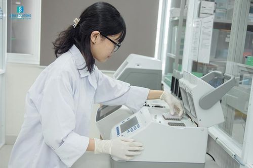 Các cặp vợ chồng nên xét nghiệm bệnh lặn đơn gen trước khi sinh con