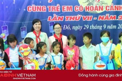 Hội LHPN Cần Thơ trao quà trung thu cho thiếu nhi có hoàn cảnh khó khăn