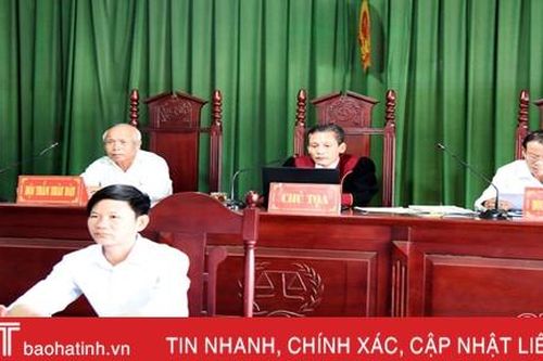Trộm tiền của khách nhà hàng xóm, 7X nhận 10 tháng tù giam